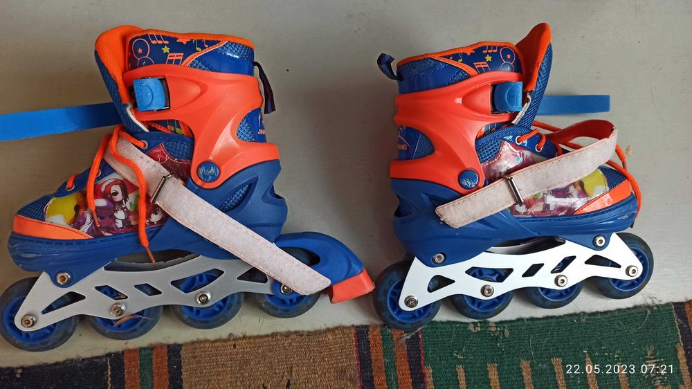 Ролики майже нові рр 35-38