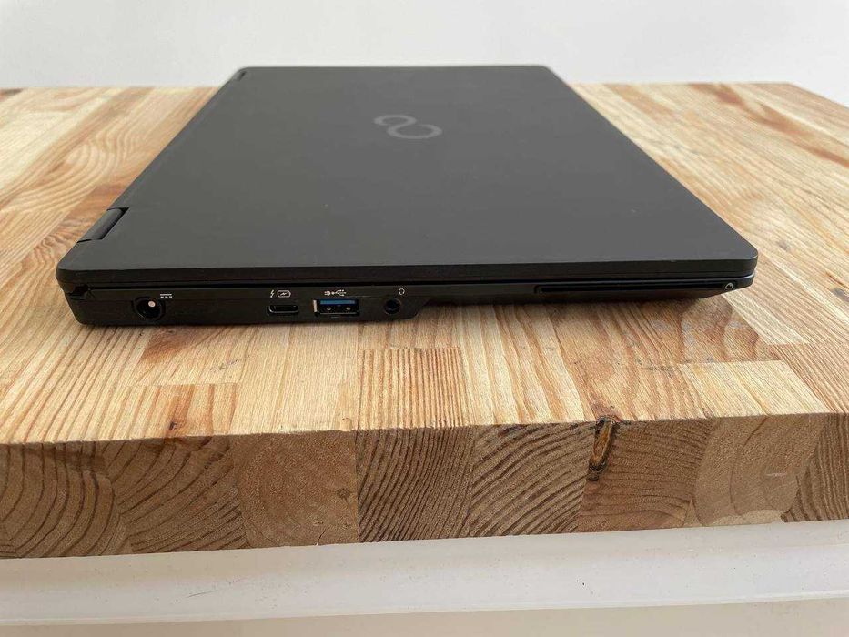 Встигніть! Ноутбук Fujitsu LIFEBOOK U729 i3-8145U | 8GB | SSD 256 | 4G