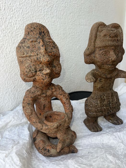 Par de figuras em terracota – estilo pré-colombiano – 25 cm