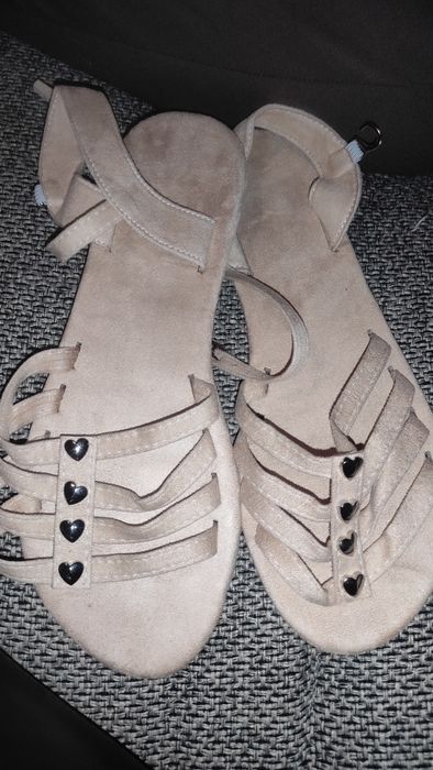 Sandałki damskie beżowe Nowe rozmiar 41