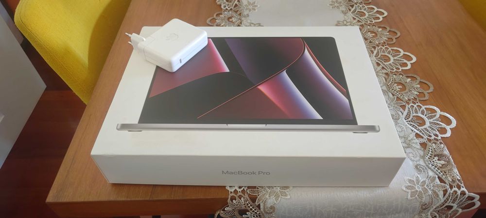 MacBook Pro 16” M2 Pro | 32GB RAM | 512GB SSD | Teclado PT | Caixa