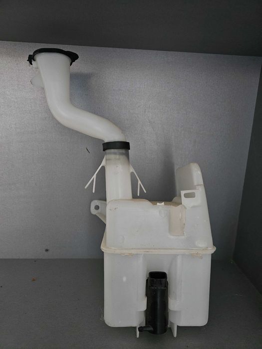 Бачок скоомивача Джиллі Емгранд 7