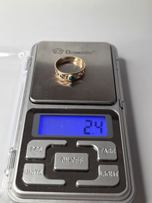 Золотое кольцо с хризопразом Ссср.