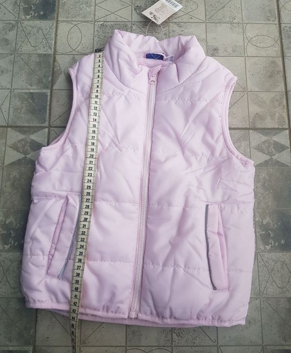 Жилетка безрукавка для дівчинки 116 розміру