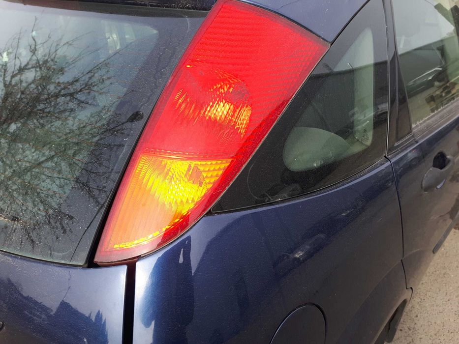 Ford Fokus 1,6 B 04 r Lampy przednie , tył ,szyby ,lusterka i inne