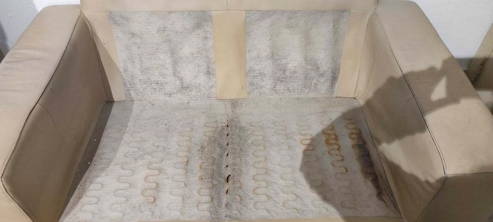 Sofá 2 lugares bege