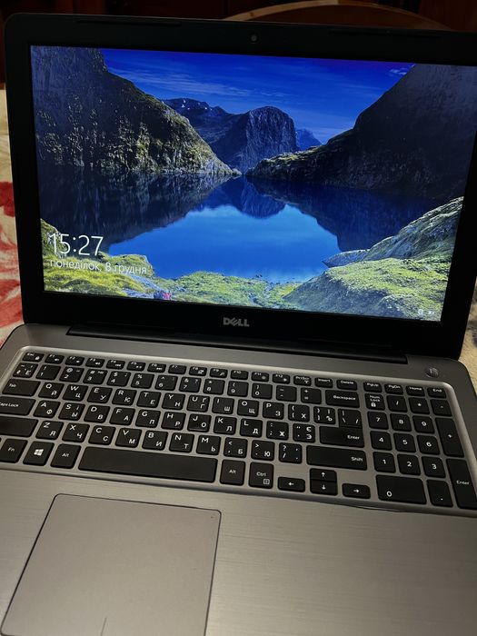 Dell Inspiron 5567/15.6 i7-7500u (4 ядра)/16gb+500gb ssd