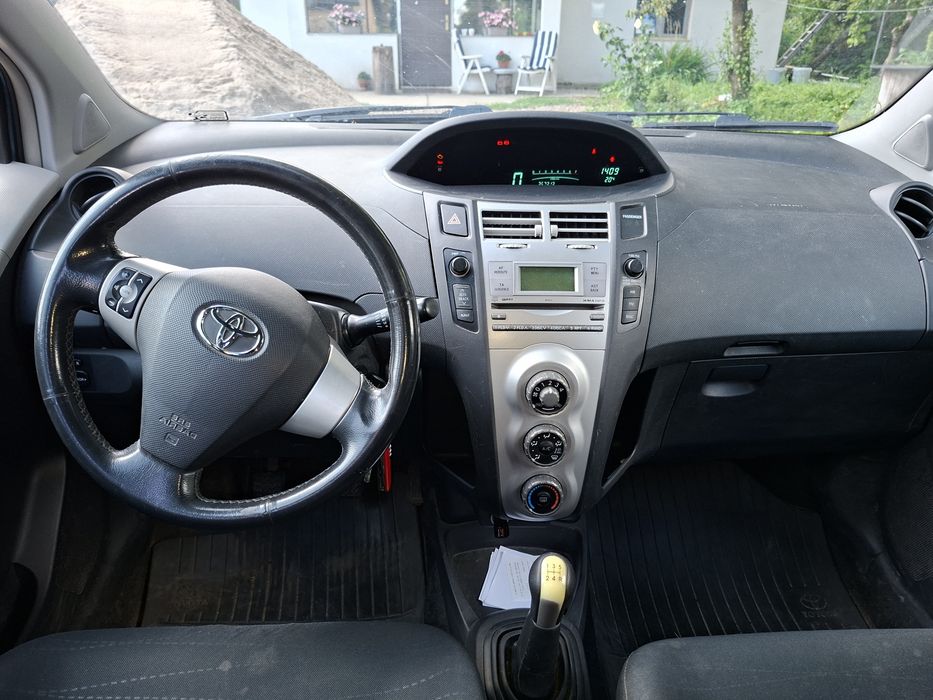 Toyota Yaris 1,3. 07