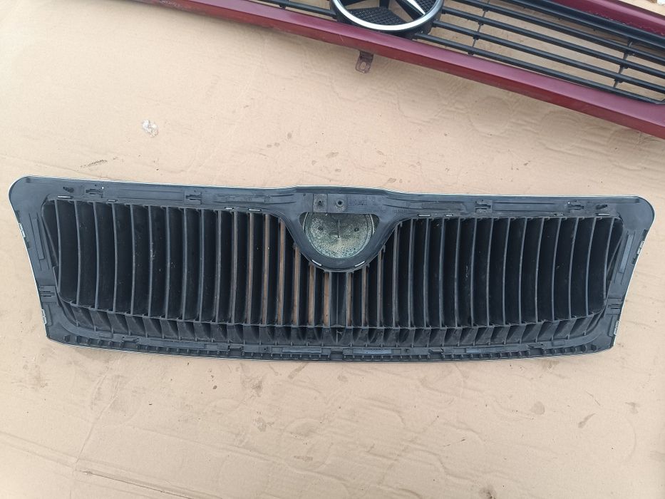 Atrapa grill Skoda Octavia II