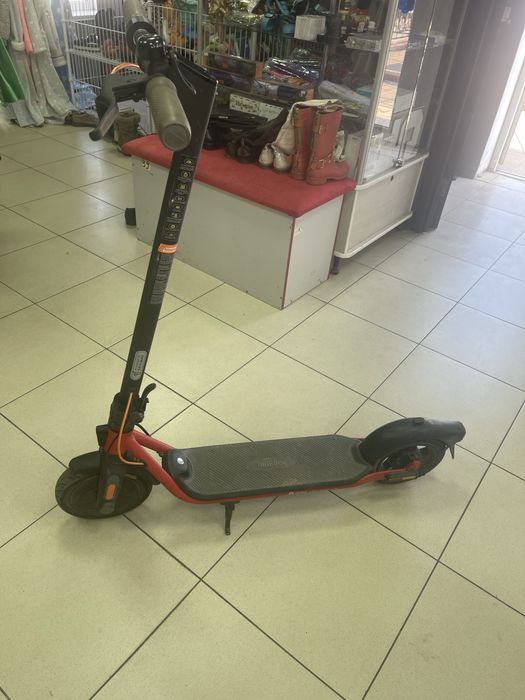 Єлектросамокат ninebot kick scooter