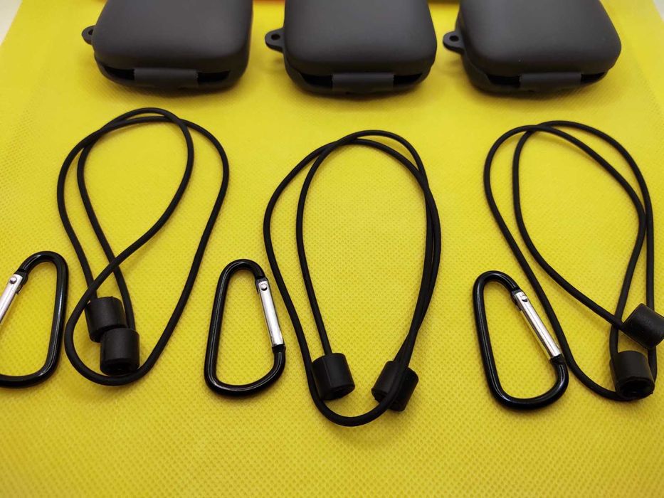 Чехол силиконовый на наушники OnePlus Buds Pro +  карабин (без шнурка)