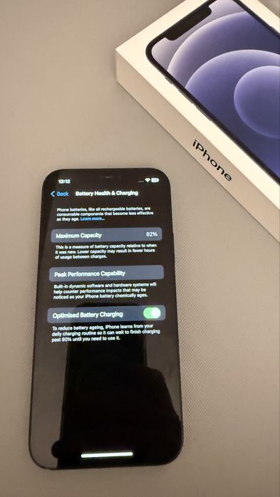 Iphone 12 64GB com caixa original e varios acessorios