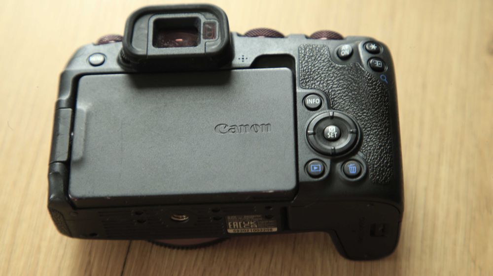 Bezlusterkowiec canon EOS RP