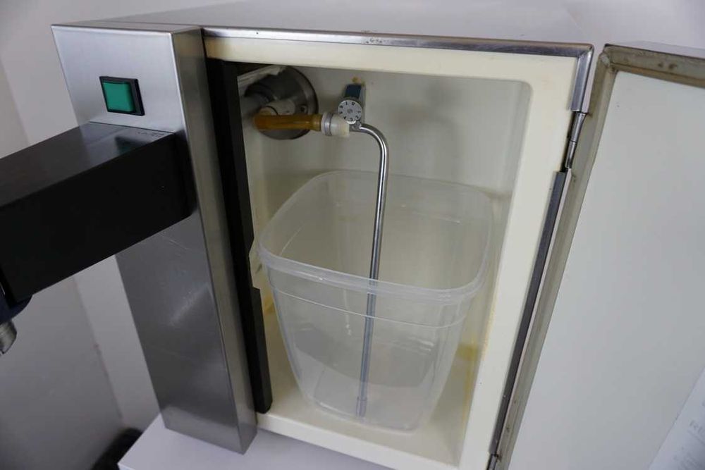 Automat do bitej śmietany śmietaniarka ubijaczka Whipper 5L  36% a-134