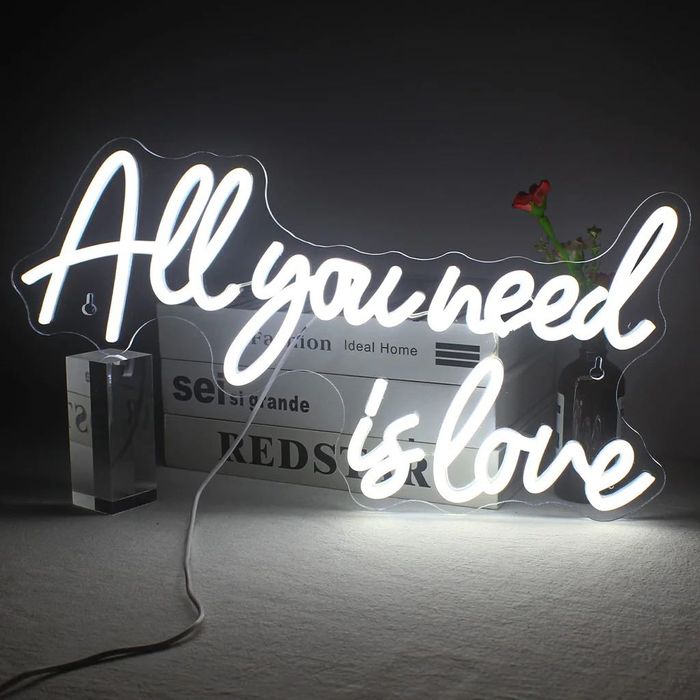 Neon " All you need is love " biały sprzedaż znak świetlny ślub wesele