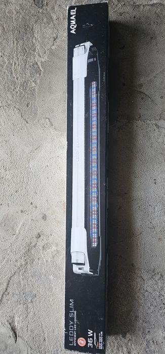 Sprzedam oświetlenie  do akwarium