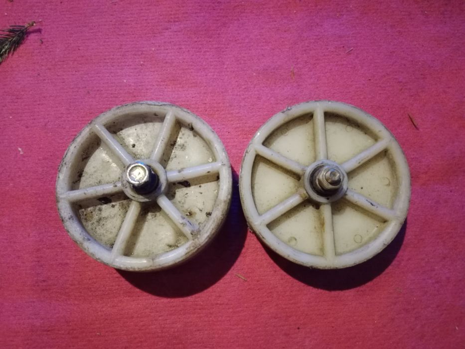 Kółka od rusztowania z czasów PRL.