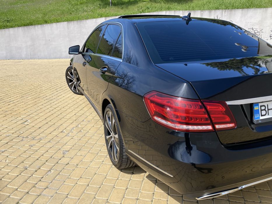Продаєтся автомобіль Mersedes Benz E300 Hybrid W212 2013г в