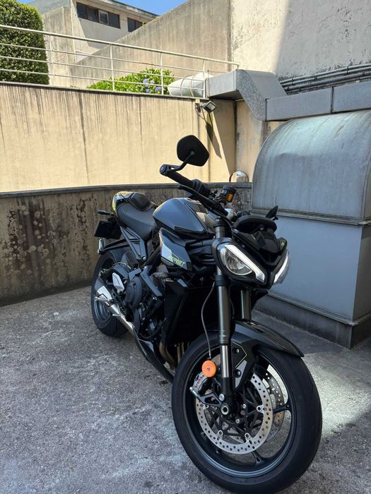 Triumph Street triple 765 rs 2024 Phanton Black, SC Project