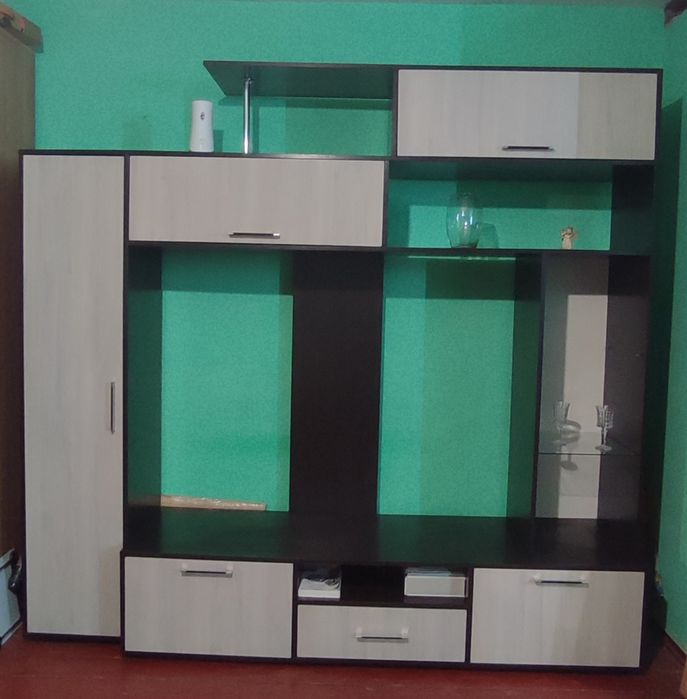 Стінка б/у у гарному стані