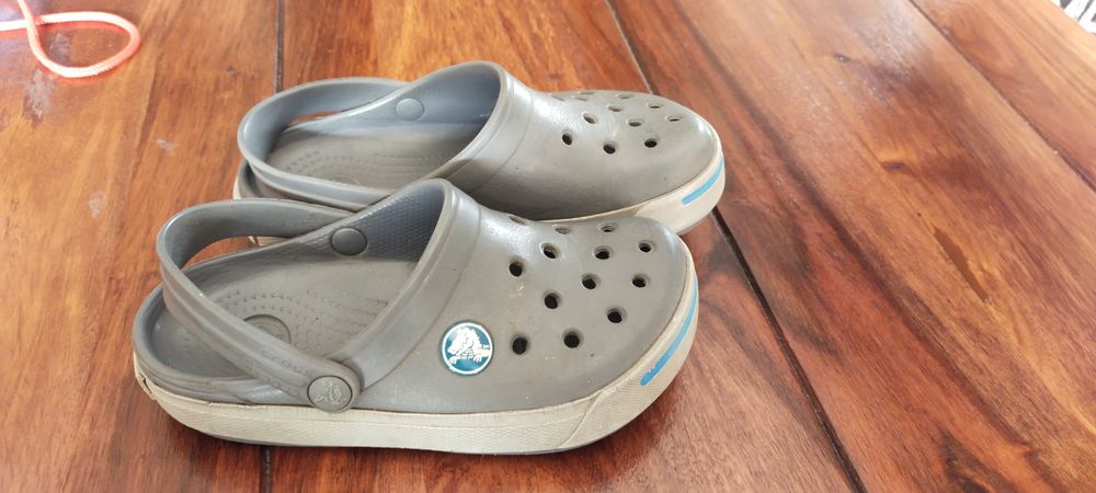 Klapki Crocs rozmiar 10-11