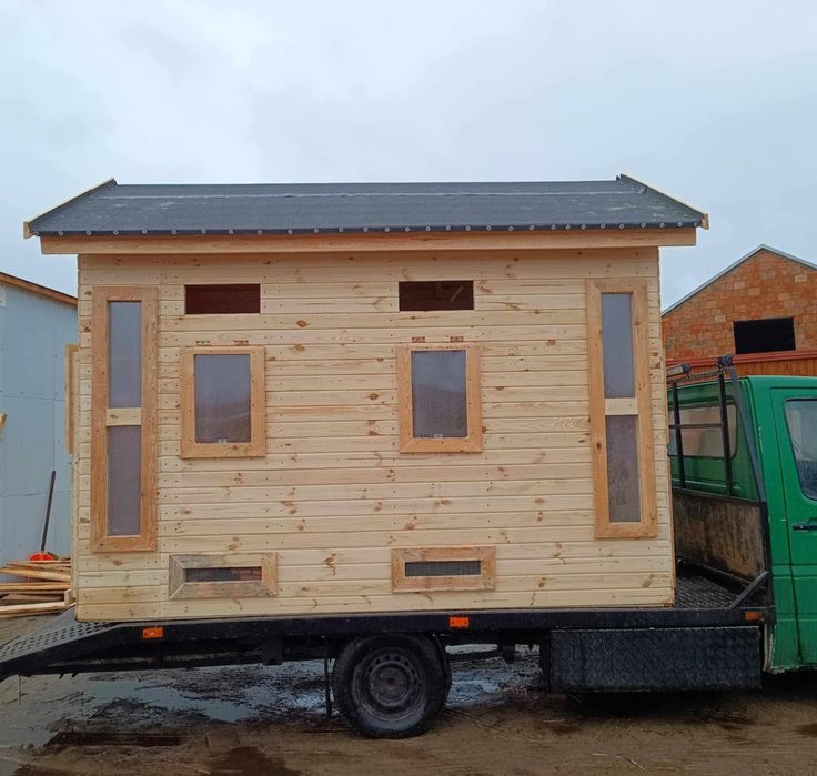 Gołębnik na rusztach solidny