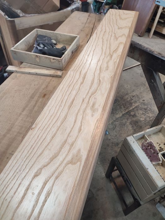 Stopnie i parapety z jesiona