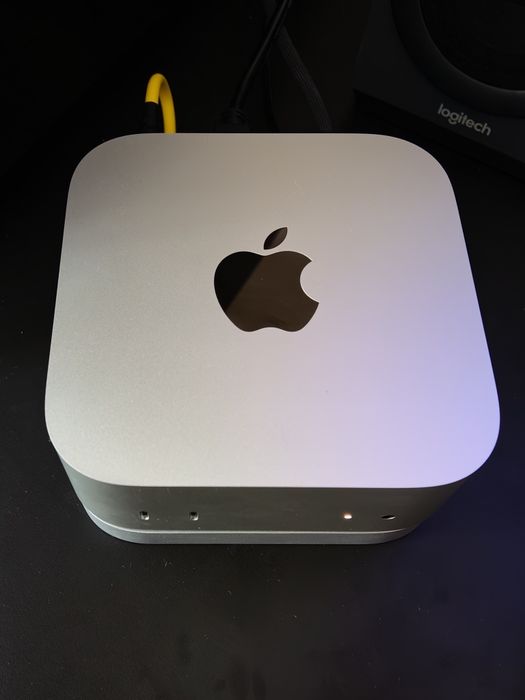 Mac mini m4 16GB plus stacja dokujaca