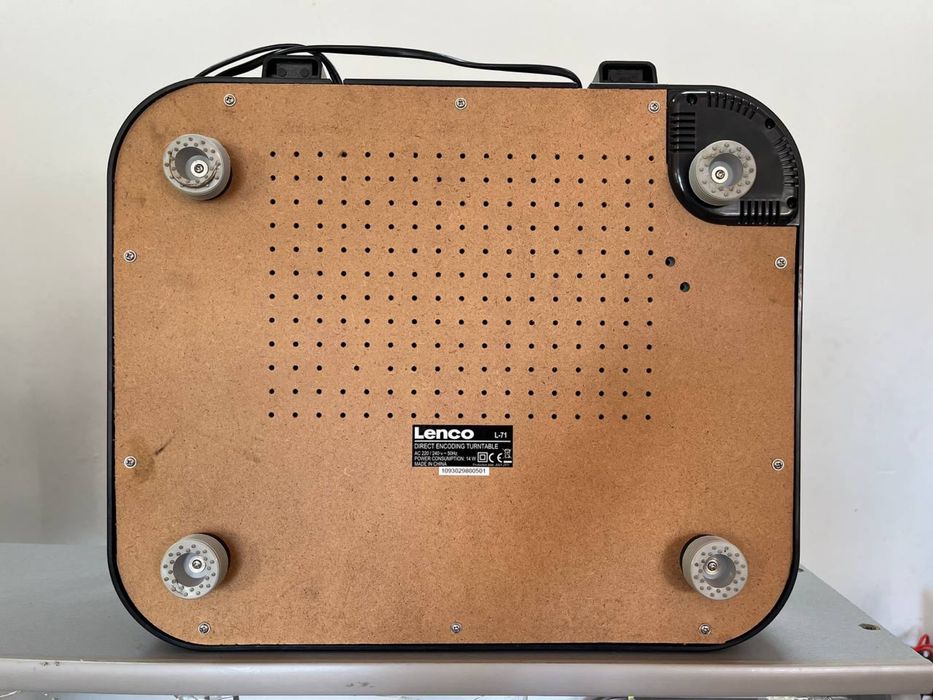 Вініловий програвач Lenco L-71