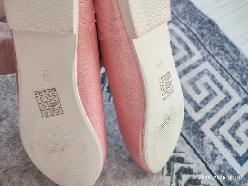 nowe, nienoszone buty damskie marki Enmeal w rozmiarze 39.