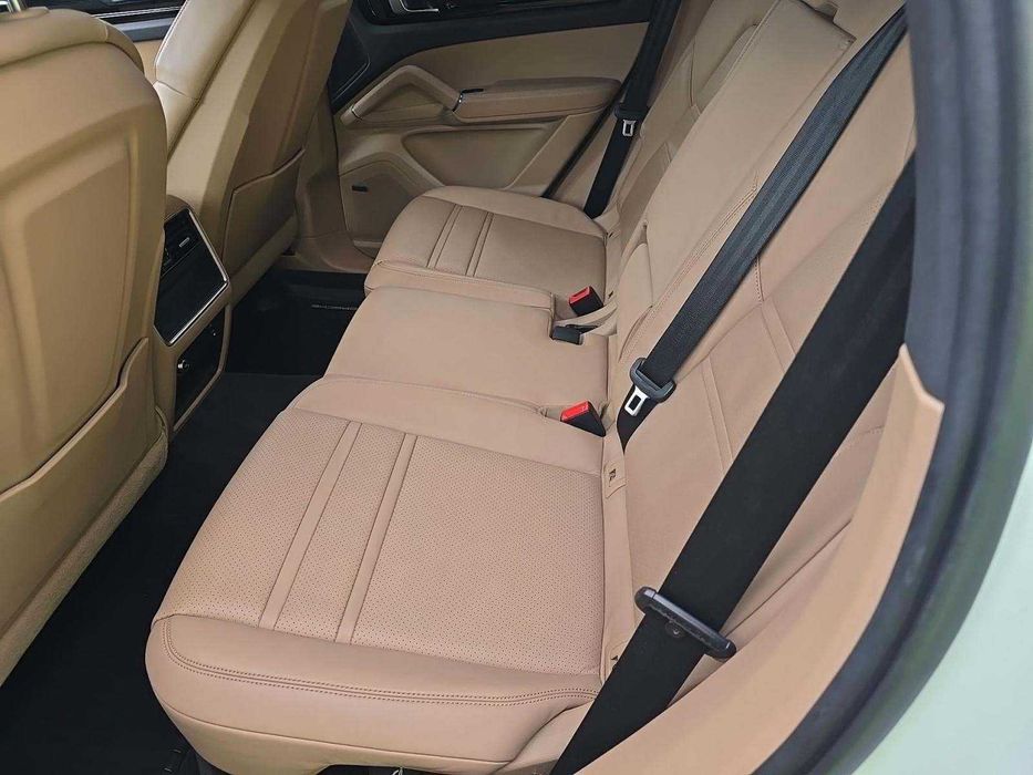 Porsche Cayenne 2023 — це еталон динаміки