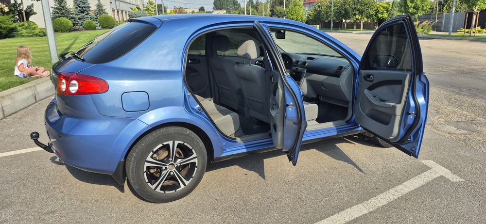 авто Chevrolet Lacetti  2008