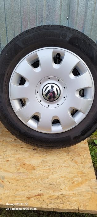 Sprzedam opony z felgami i kompletem kołpaków