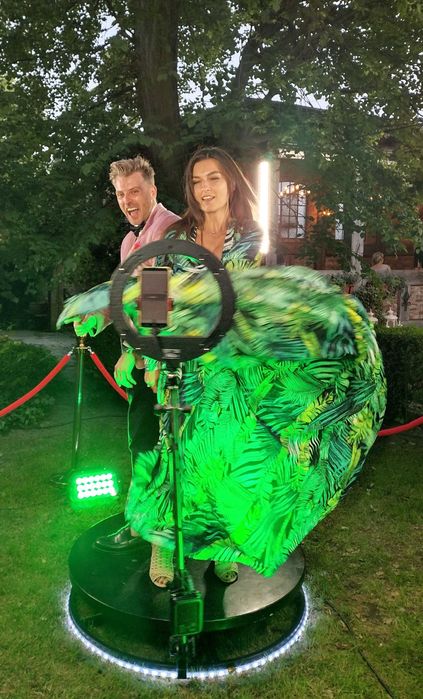 FotoBudka360  VideoBudka360  PhotoBooth360 - ATRAKCJE NA TWOJĄ IMPREZĘ