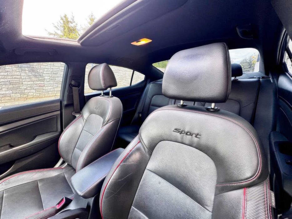 Hyundai Elantra Sport      2019