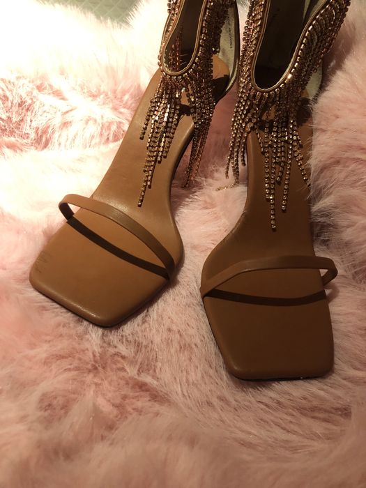 Sandalias salto alto com strass tmn 39 novos