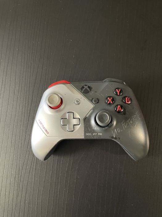 Xbox one X 1gb 3 gry 2 pady