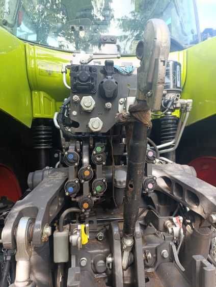 Traktor Claas Axion 810