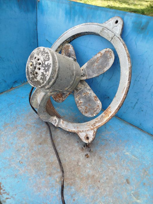 stary wentylator  zeliwny   z PRL    lala -60