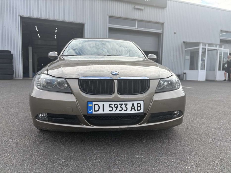 Продам BMW 3 E90