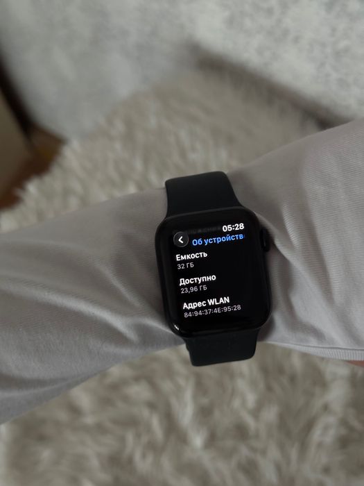 Apple Watch SE другого покоління в ідеальному стані.