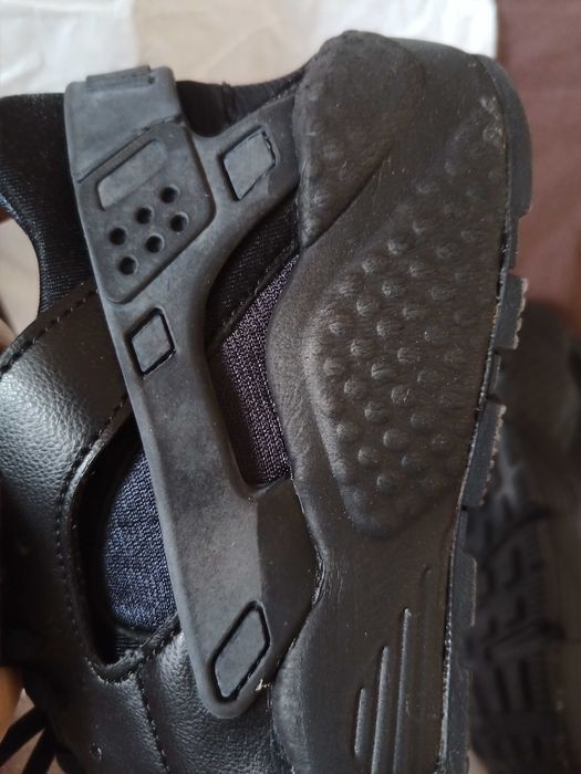 Nowe buty Nike air Huarache run rozmiar 37, 5 / 38  całe czarne