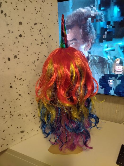 Peruka Długa Tęczowy Jednorożec kolorowy rog