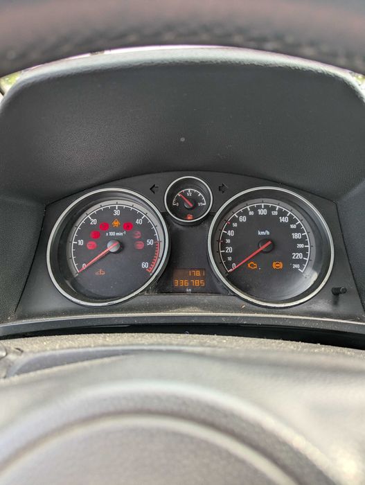 Opel Zafira 2006 1.9tdi 6мкпп