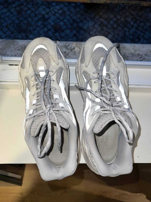 tenis YEEZY 700 V2 / size: 44 eur