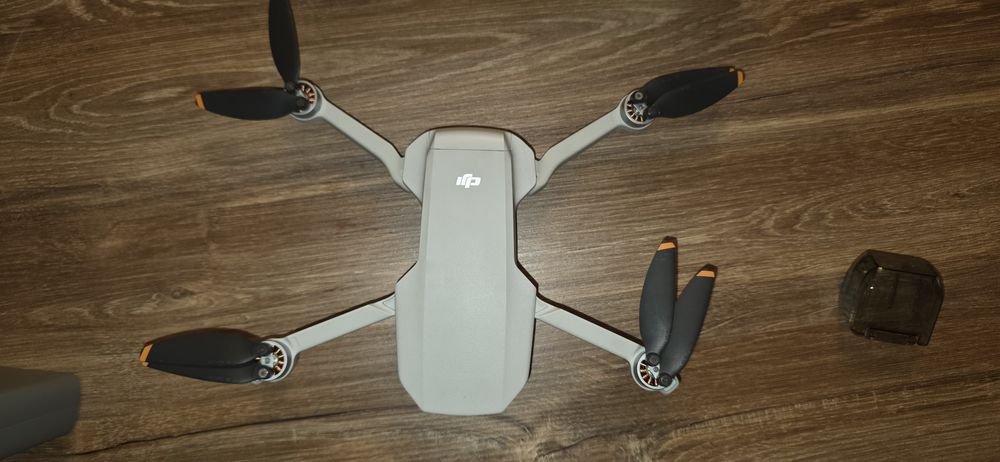 Dron Dji mini 2 fly more combo
