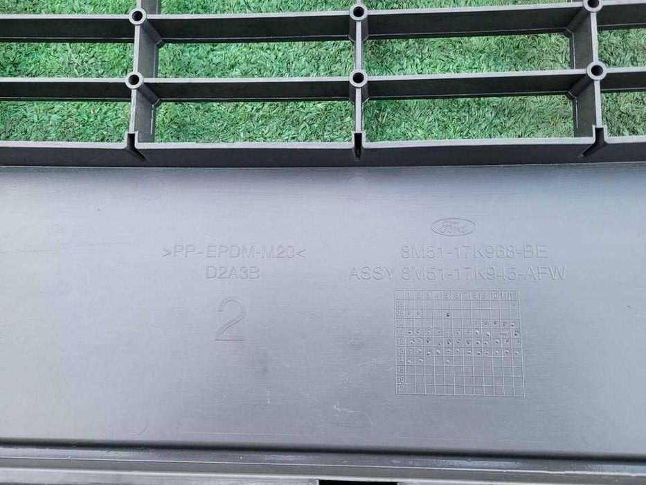 Grelha-para choques Ford Focus 08-11