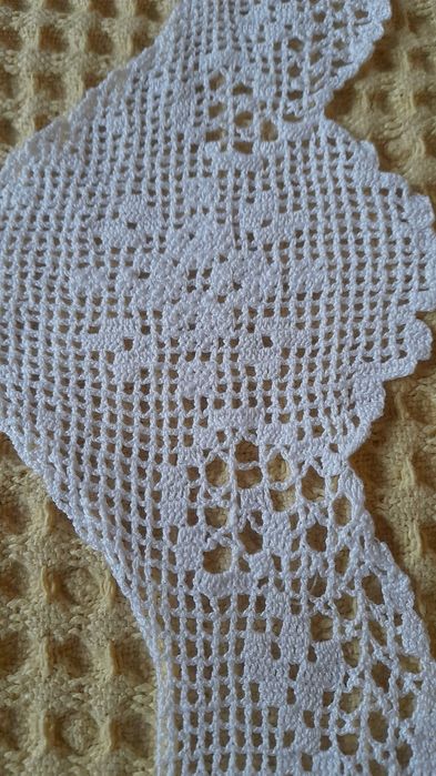 Renda manual aplicar em lençol cor branco com 2m