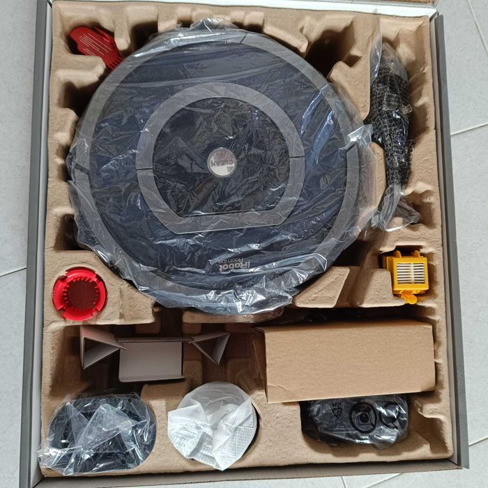 Roomba 785 (com barreiras virtuais e todos os acessórios)