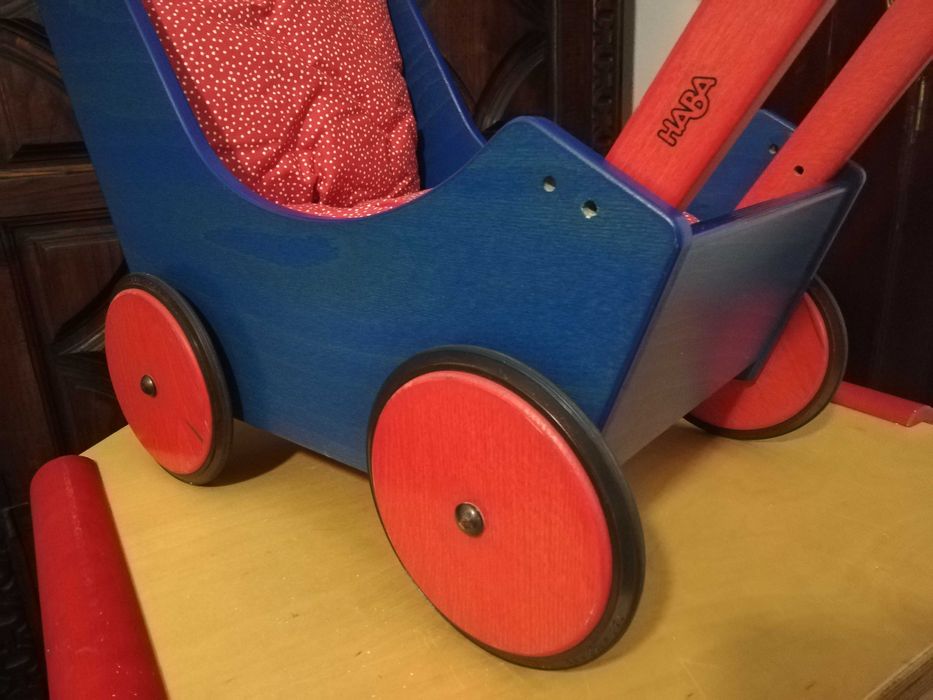 Carrinho Bonecas em madeira